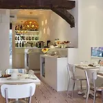 Georgette & Restaurant 4*