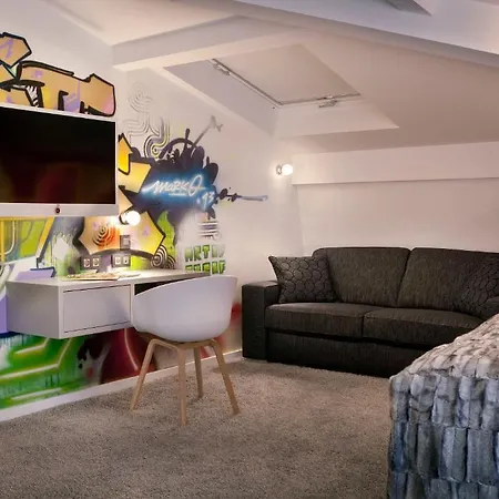 Georgette & Restaurant ホテル パリ